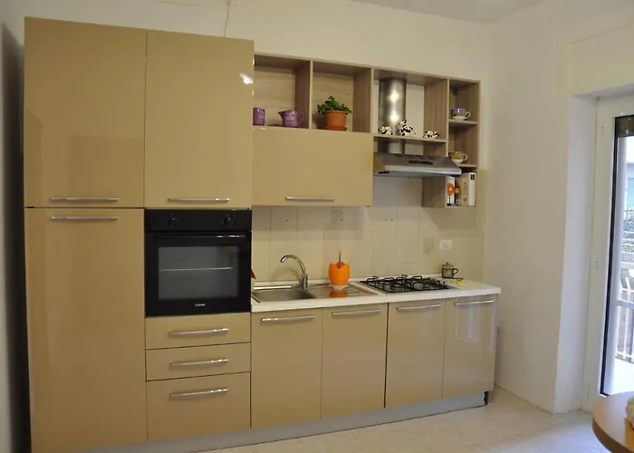 Basilicata Host To Host - Dina *